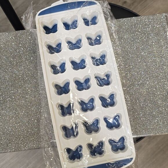 Dolly Parton Butterfly Ice Cube Tray- Blue - Picture 6 of 7